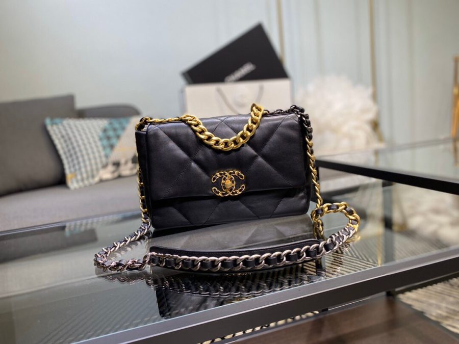 Chanel 19 , black leather with gold hardware - Lushentics
